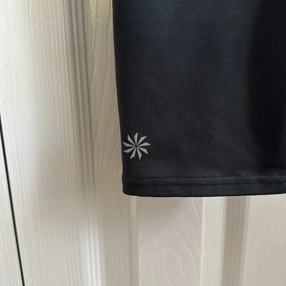 Athleta Leggings Dark Gray Capri Low Rise Back Pocket Zipper size M - Picture 2 of 7